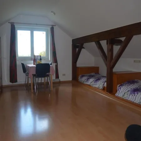 Im Dachgeschoss, Homberg Apartment *