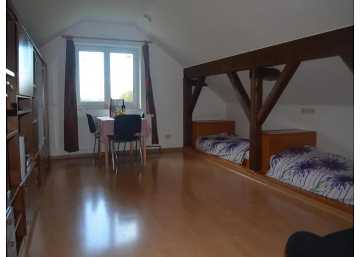 Im Dachgeschoss, Homberg Apartment *